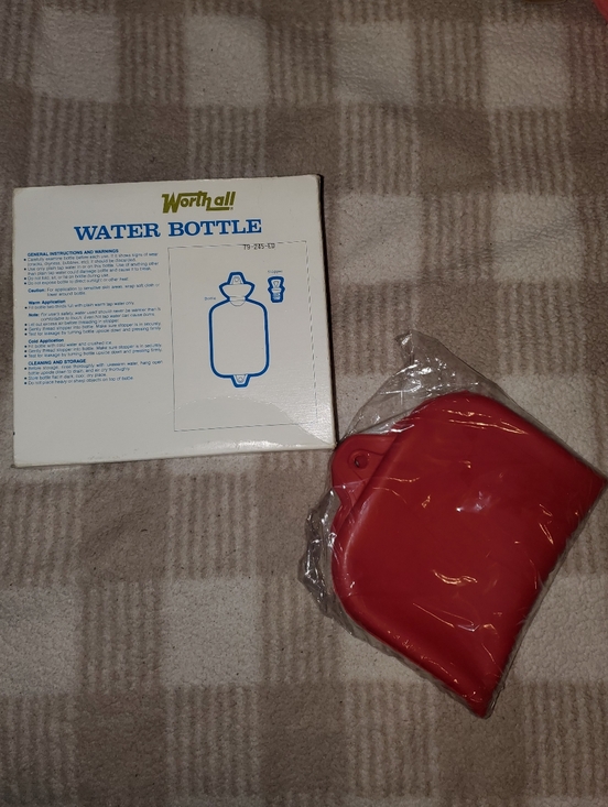 NIB Vintage Worthall Classic Red Hot Water Bottle Sealed Collectible - Picture 3 of 12